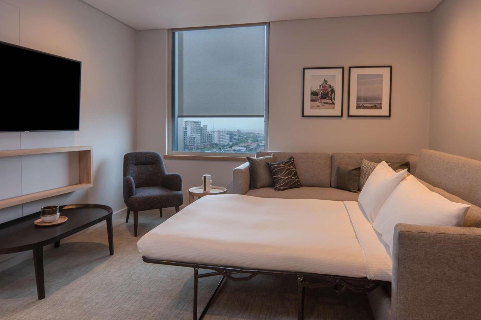 Hilton Garden Inn Umhlanga Arch ダーバン エクステリア 写真
