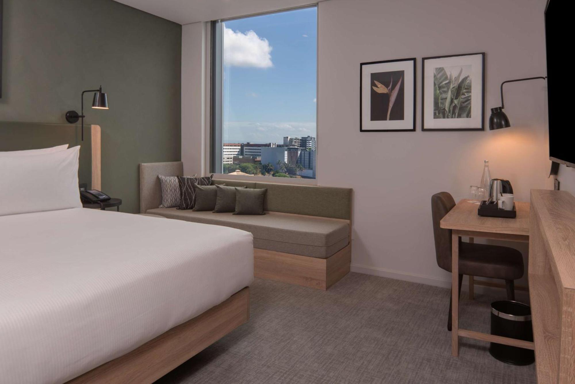 Hilton Garden Inn Umhlanga Arch ダーバン エクステリア 写真