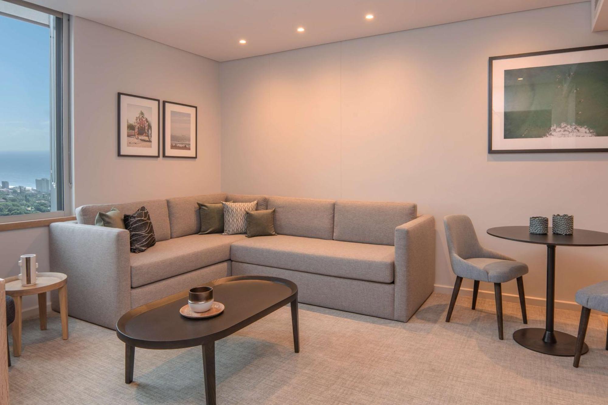 Hilton Garden Inn Umhlanga Arch ダーバン エクステリア 写真