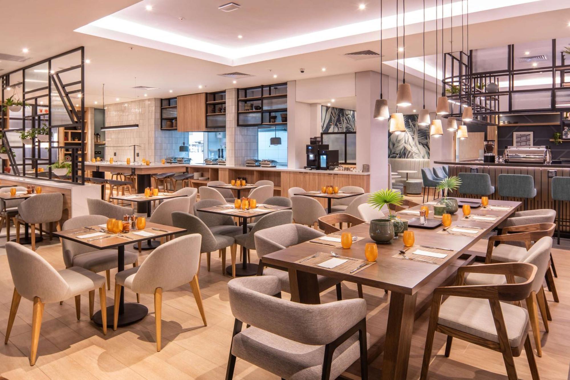 Hilton Garden Inn Umhlanga Arch ダーバン エクステリア 写真
