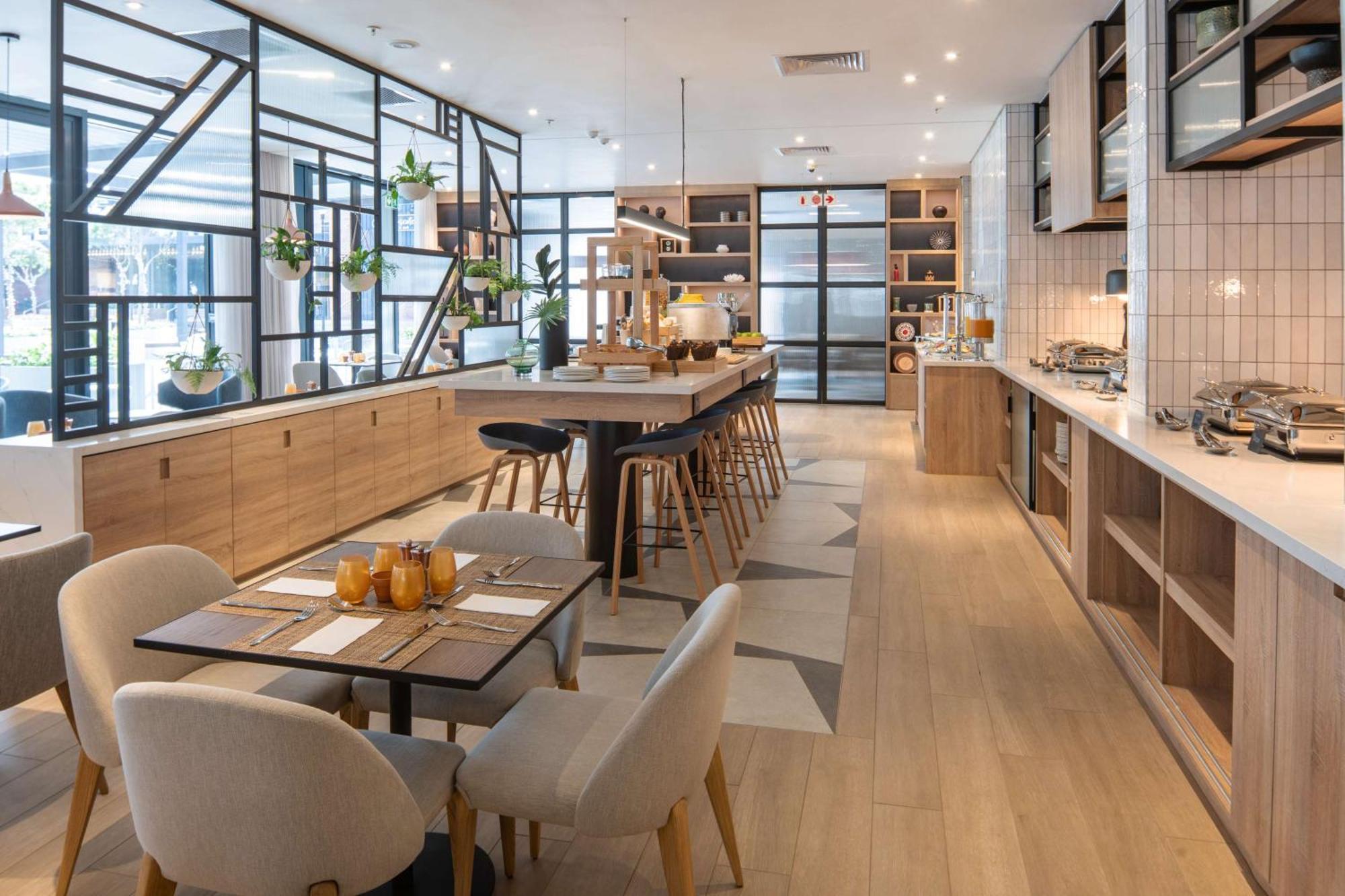 Hilton Garden Inn Umhlanga Arch ダーバン エクステリア 写真